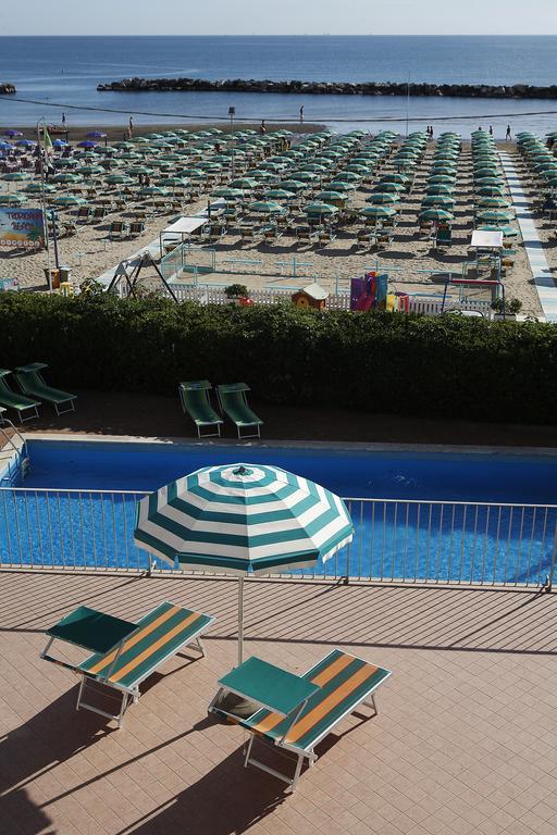 Hotel Villa Sole Resort Bellaria-Igea Marina Exteriör bild