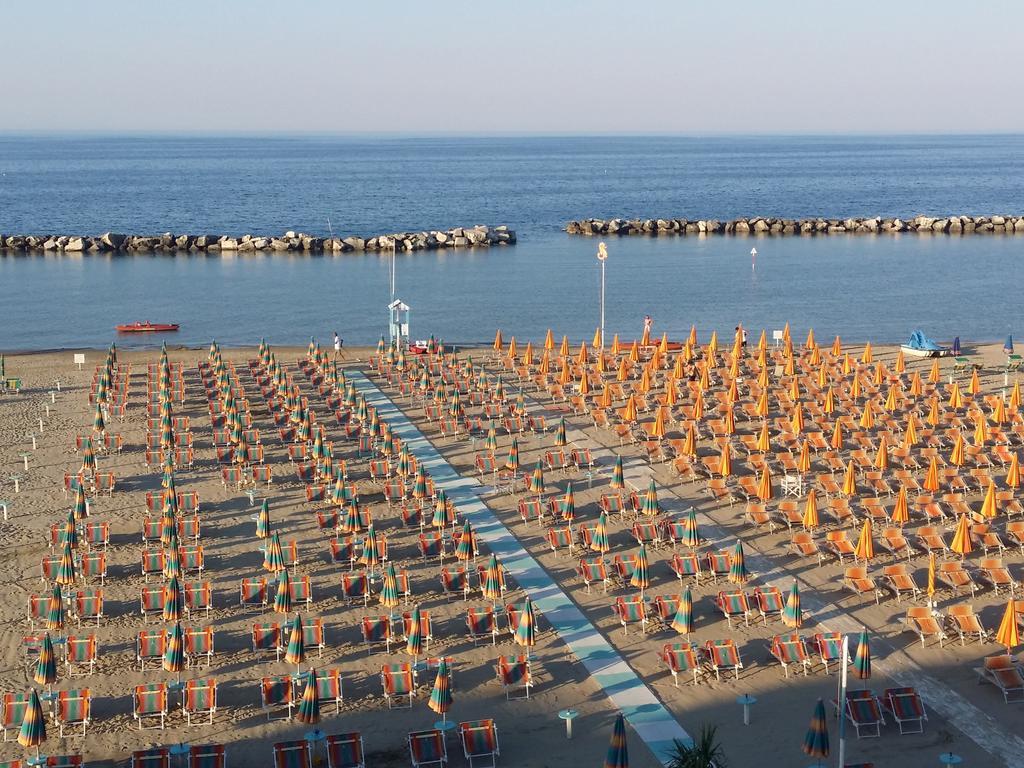 Hotel Villa Sole Resort Bellaria-Igea Marina Exteriör bild