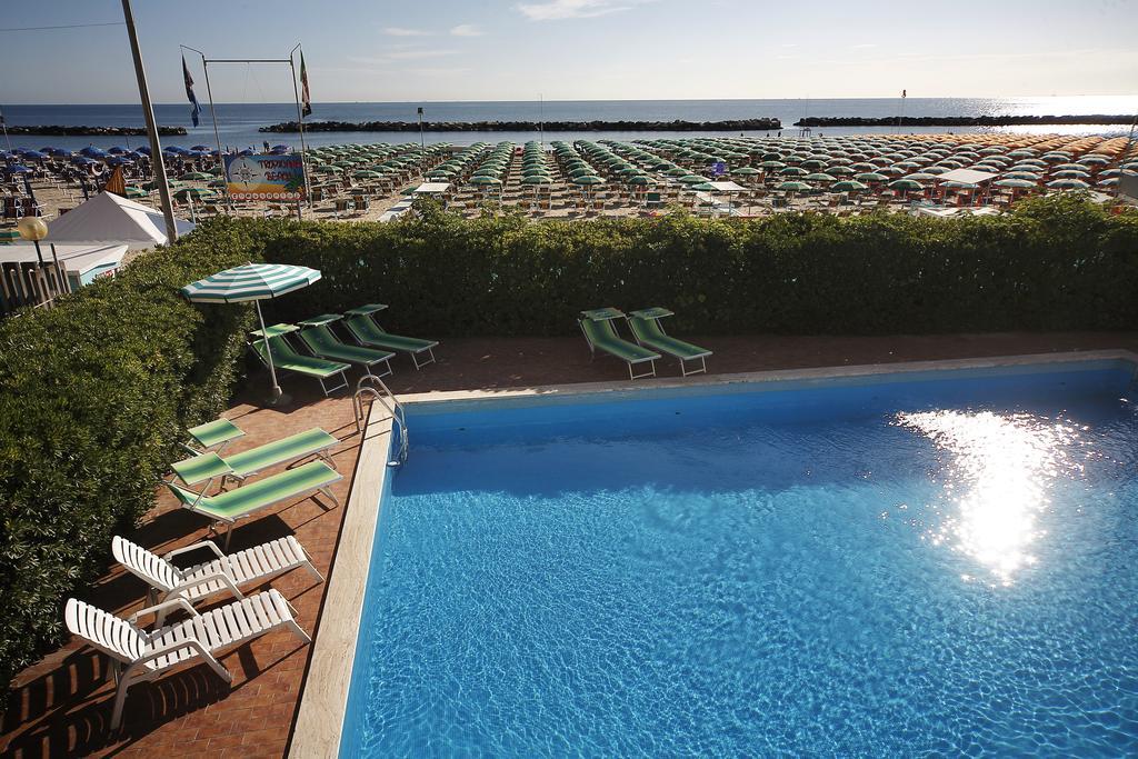 Hotel Villa Sole Resort Bellaria-Igea Marina Exteriör bild
