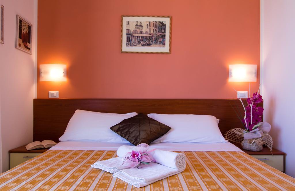Hotel Villa Sole Resort Bellaria-Igea Marina Rum bild