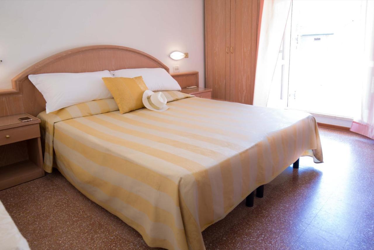 Hotel Villa Sole Resort Bellaria-Igea Marina Exteriör bild