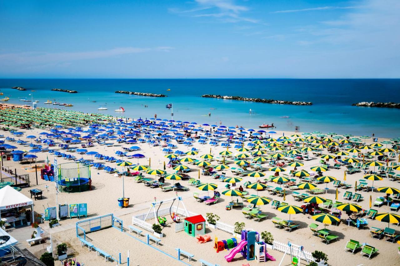 Hotel Villa Sole Resort Bellaria-Igea Marina Exteriör bild